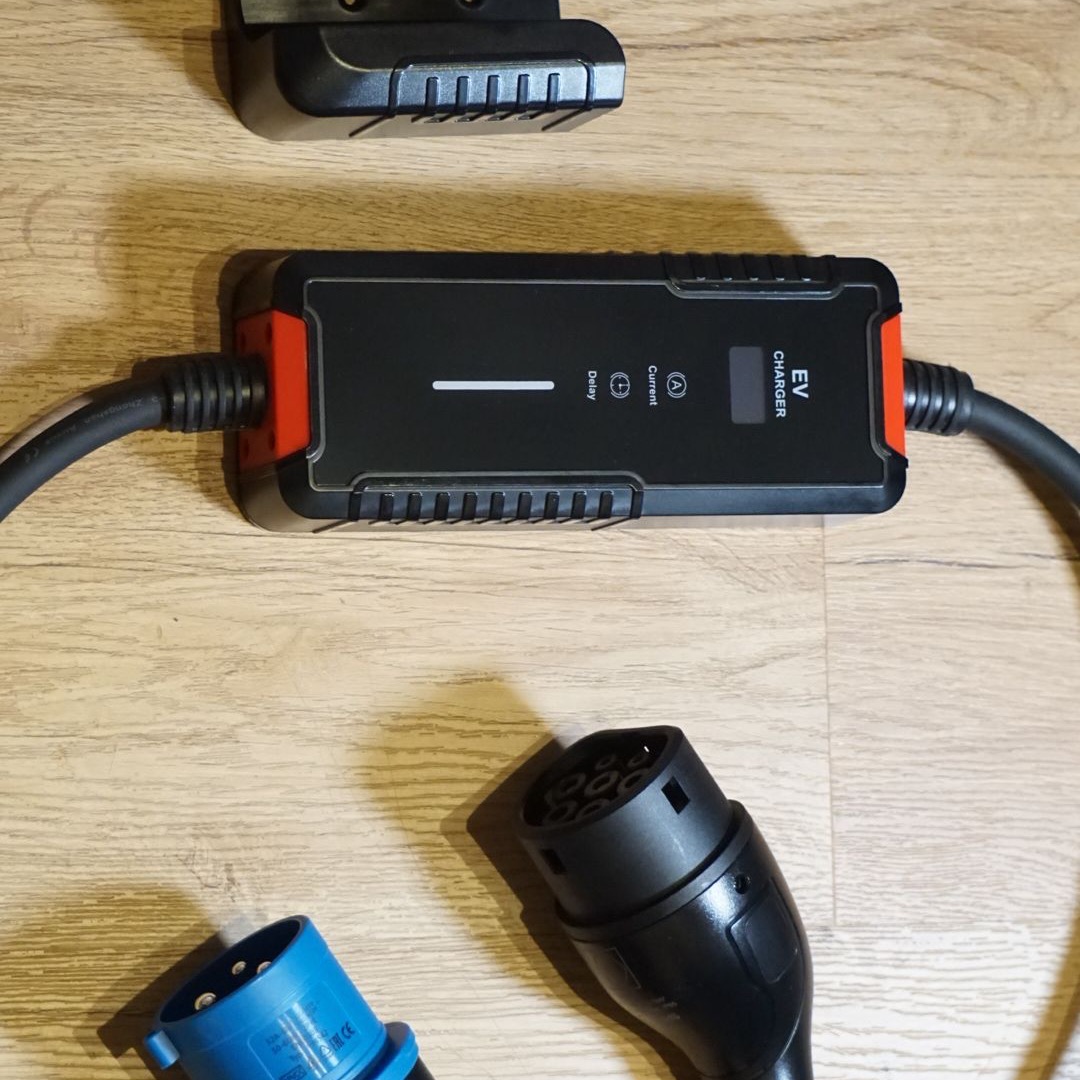 Accesorios incluidos con el cargador portátil Alectra